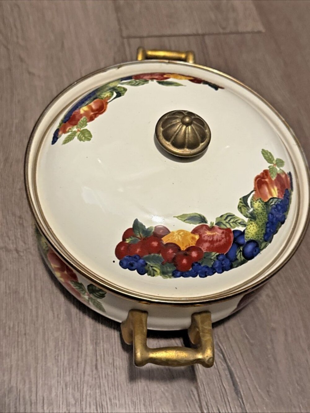 Vintage Lincoware Enamel 2 QT Pot & Lid Fruit Pattern Gold Trim Brass Handles